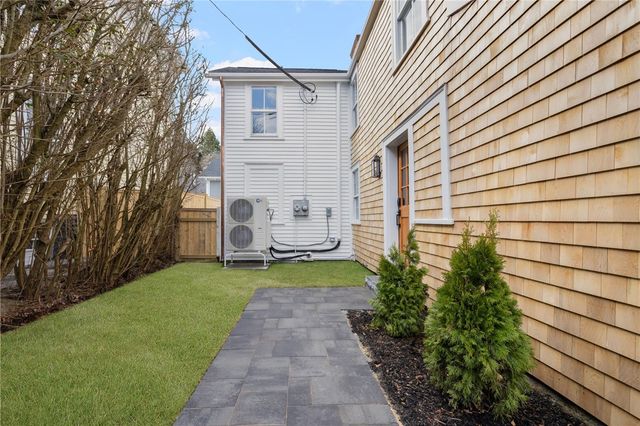 14 Sherman Street, Newport, RI 02840