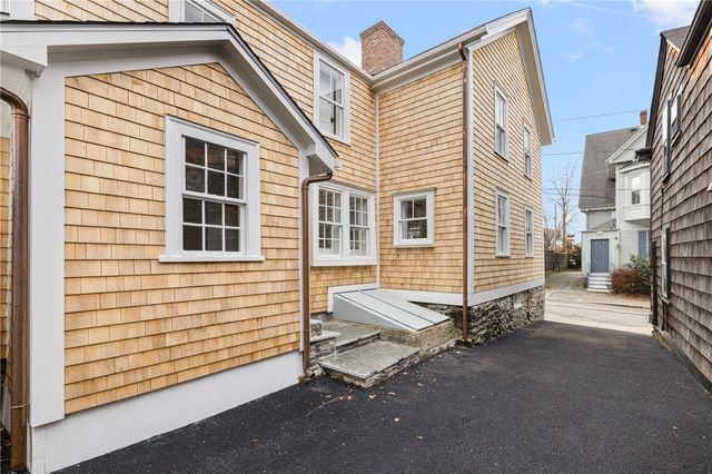 14 Sherman Street, Newport, RI 02840