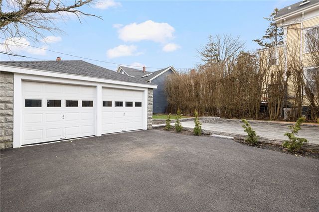 14 Sherman Street, Newport, RI 02840