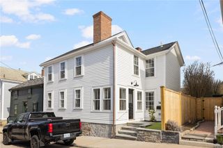 14 Sherman Street, Newport, RI 02840
