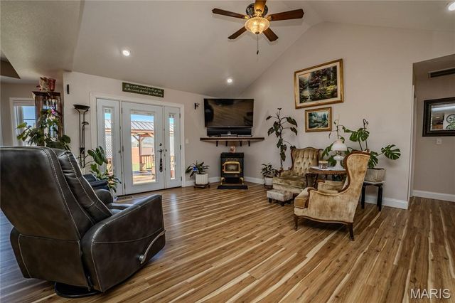 2220 Curtis Street, Lebanon, MO 65536