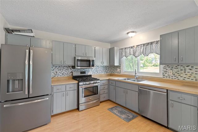 3152 Pinebrook Drive, Arnold, MO 63010