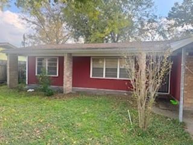 415 Surratt Drive, Houston, TX 77091