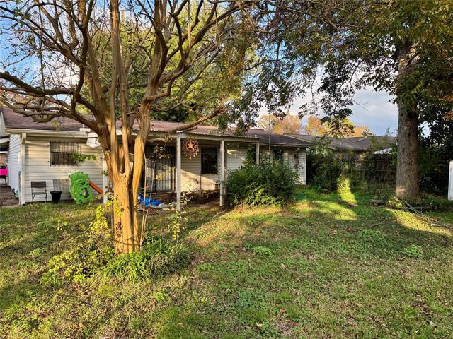 415 Surratt Drive, Houston, TX 77091