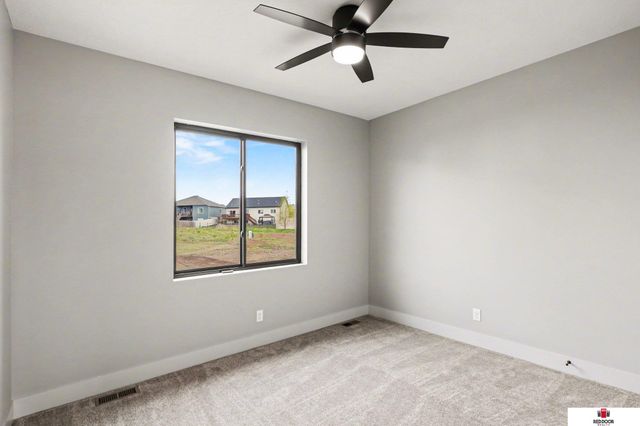 7942 Ponce Drive, Lincoln, NE 68516