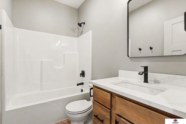 7942 Ponce Drive, Lincoln, NE 68516