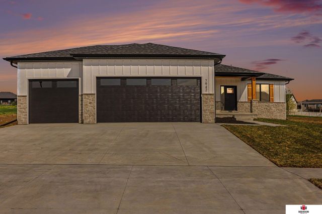 7942 Ponce Drive, Lincoln, NE 68516