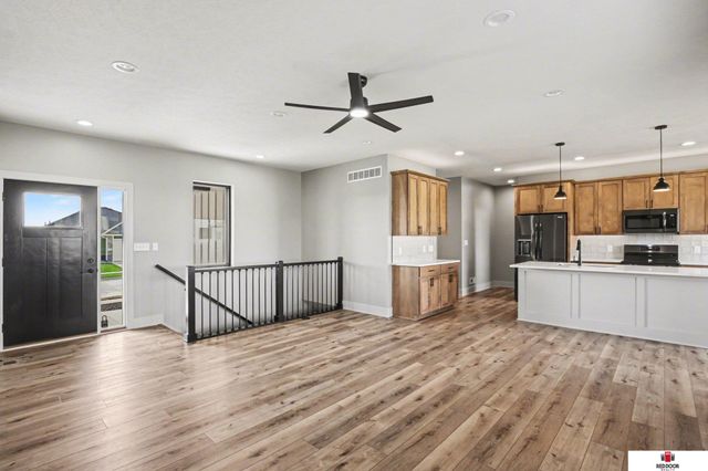 7942 Ponce Drive, Lincoln, NE 68516