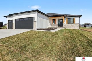 7942 Ponce Drive, Lincoln, NE 68516