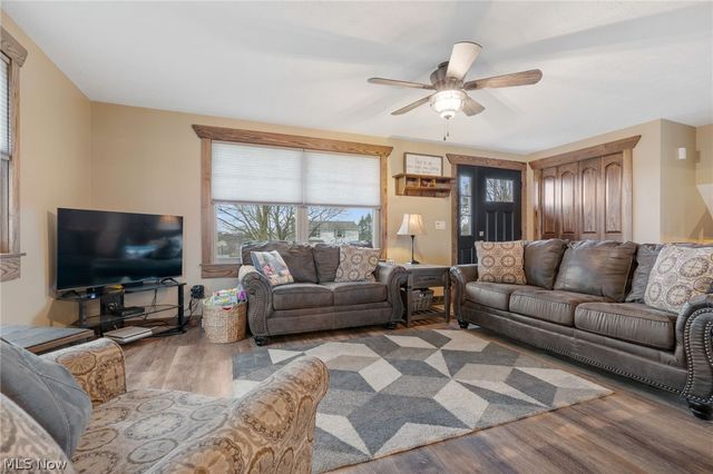 2120 Edmar Street, Louisville, OH 44641