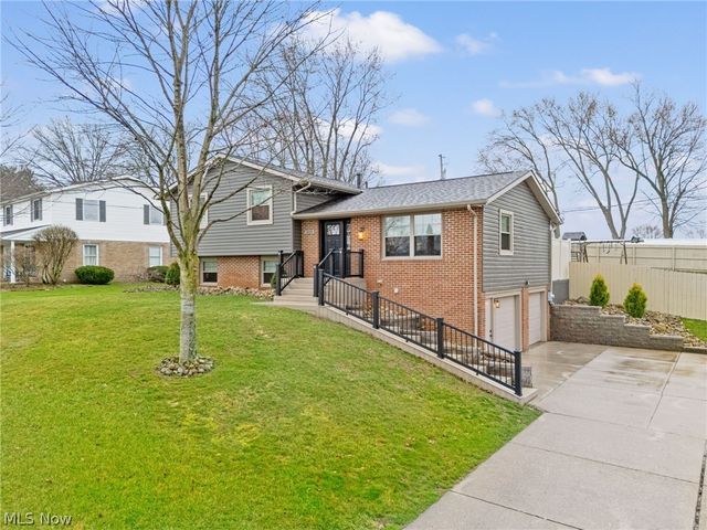 2120 Edmar Street, Louisville, OH 44641