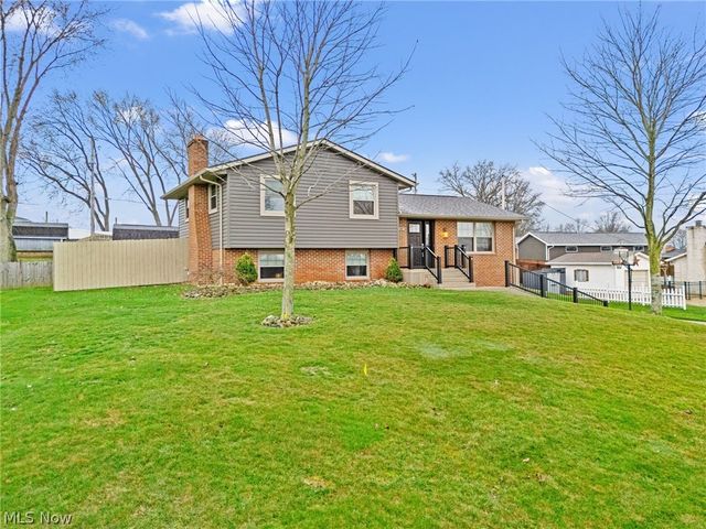 2120 Edmar Street, Louisville, OH 44641