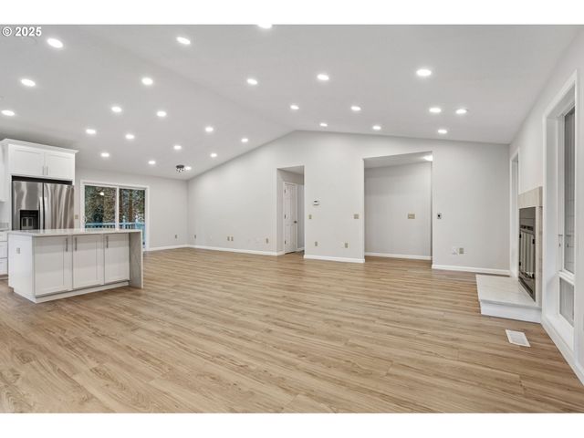 6647 Se 122ND Ave, Portland, OR 97236