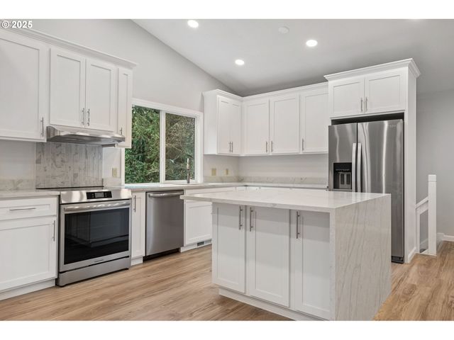 6647 Se 122ND Ave, Portland, OR 97236