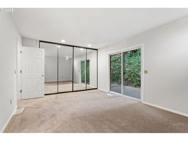 6647 Se 122ND Ave, Portland, OR 97236