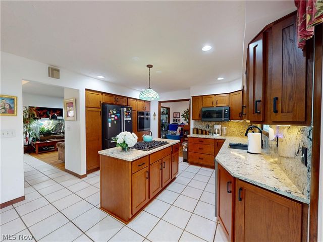 32145 Sedgefield Oval, Solon, OH 44139