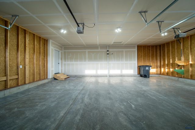 1252 KODIAK DRIVE, Box Elder, SD 57719