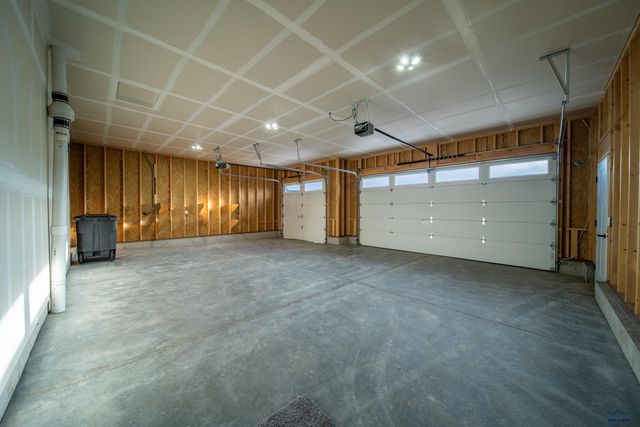 1252 KODIAK DRIVE, Box Elder, SD 57719