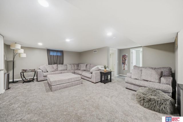 6701 Adams Street, Lincoln, NE 68507