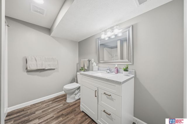 6701 Adams Street, Lincoln, NE 68507