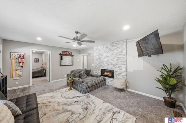 6701 Adams Street, Lincoln, NE 68507