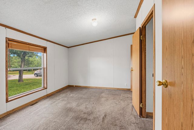 18509 S 1600 Road, Nevada, MO 64772