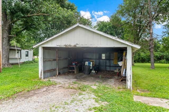 18509 S 1600 Road, Nevada, MO 64772