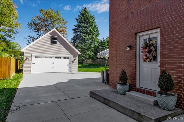 160 High Park Blvd, Amherst, NY 14226