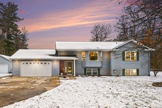 13396 Lincoln Lake Avenue Ne, Spencer Twp, MI 49326
