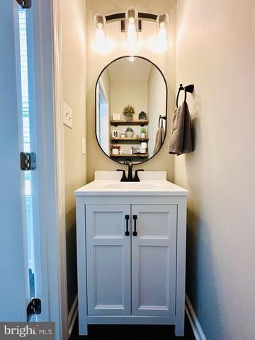 105 MERIDIAN LN, Sewell, NJ 08080