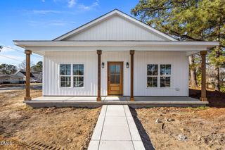 206 S Wall Street, Benson, NC 27504