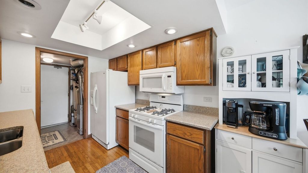 16514 Coachwood Trail 16514, Tinley Park, IL 60477 — photo 5