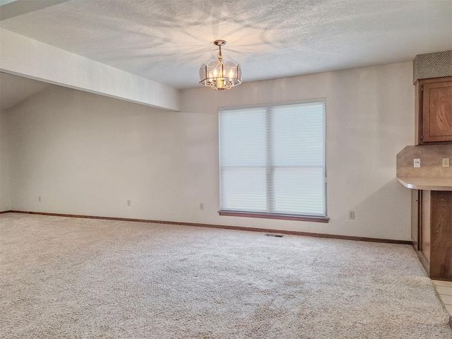 11929 N Mustang Road, Yukon, OK 73099
