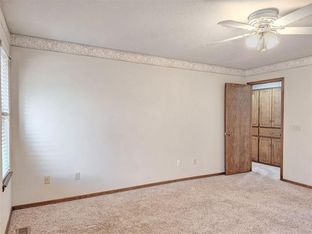 11929 N Mustang Road, Yukon, OK 73099