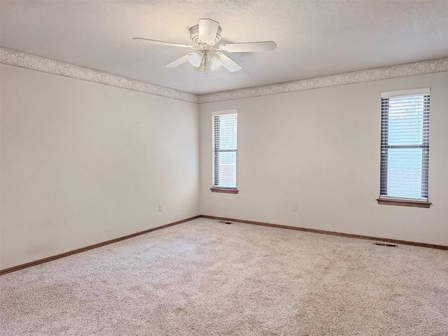 11929 N Mustang Road, Yukon, OK 73099