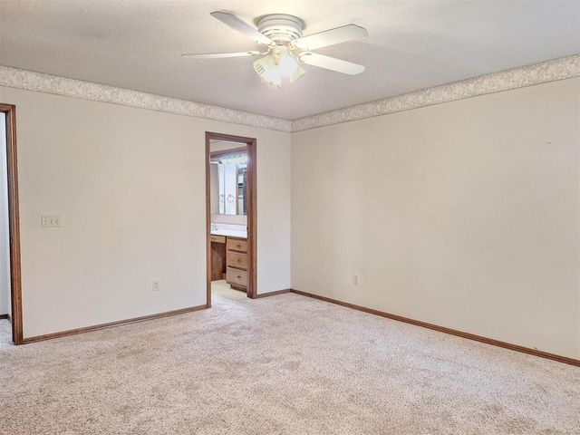 11929 N Mustang Road, Yukon, OK 73099