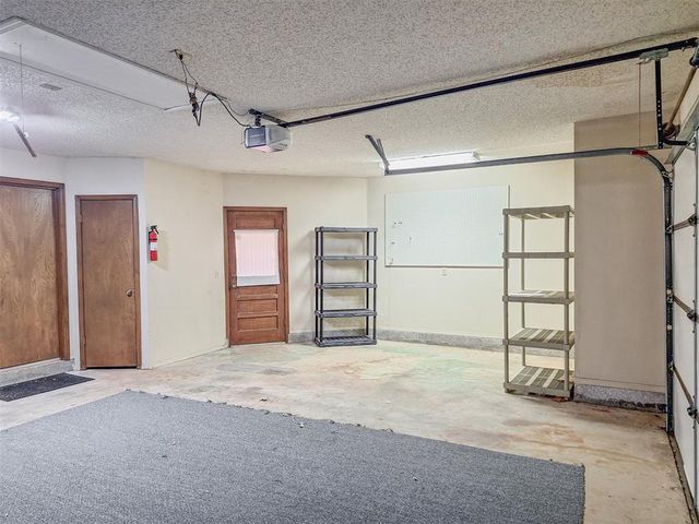 11929 N Mustang Road, Yukon, OK 73099