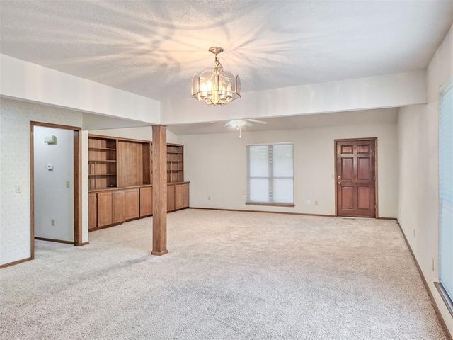 11929 N Mustang Road, Yukon, OK 73099