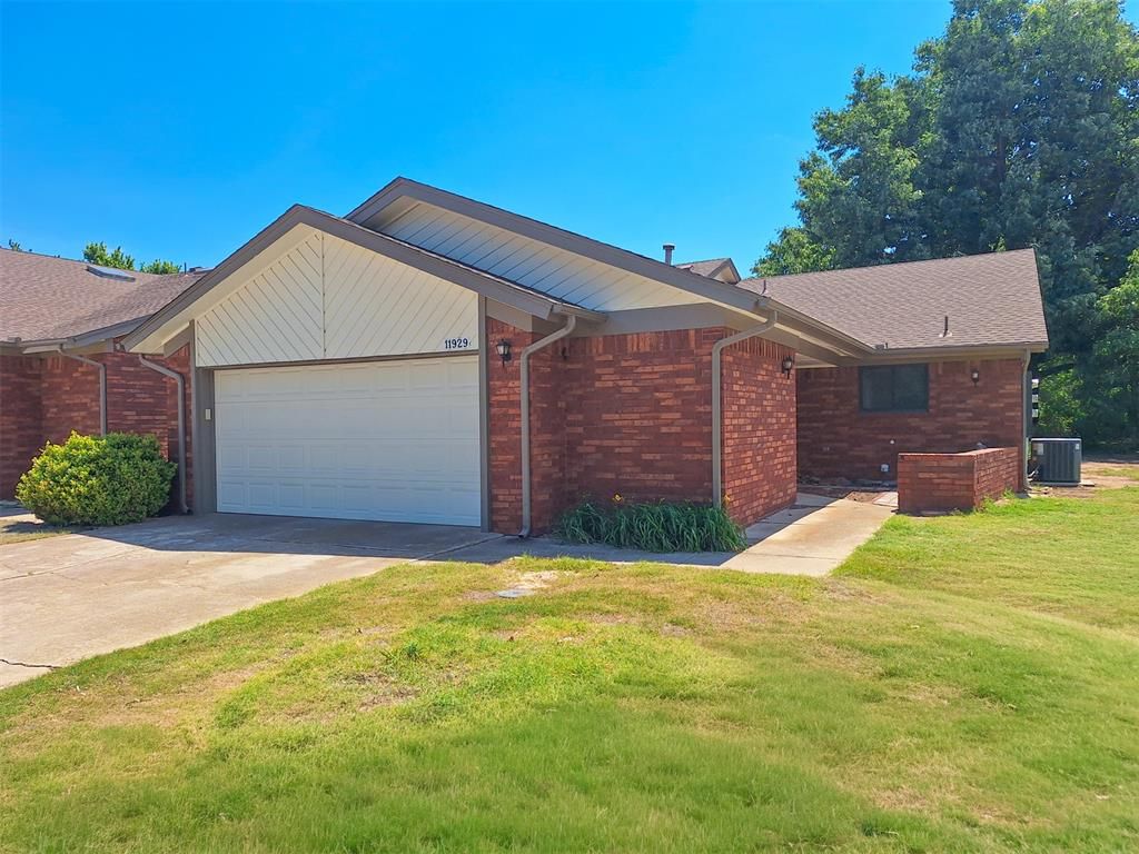 11929 N Mustang Road, Yukon, OK 73099