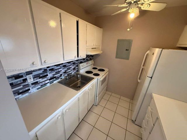 2916 Funston Street 53A, Hollywood, FL 33020