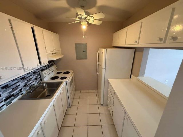 2916 Funston Street 53A, Hollywood, FL 33020