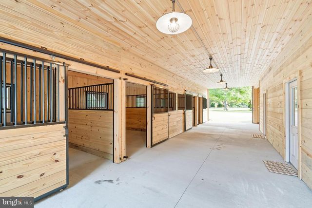 8612 TILGHMAN ISLAND RD, Wittman, MD 21676