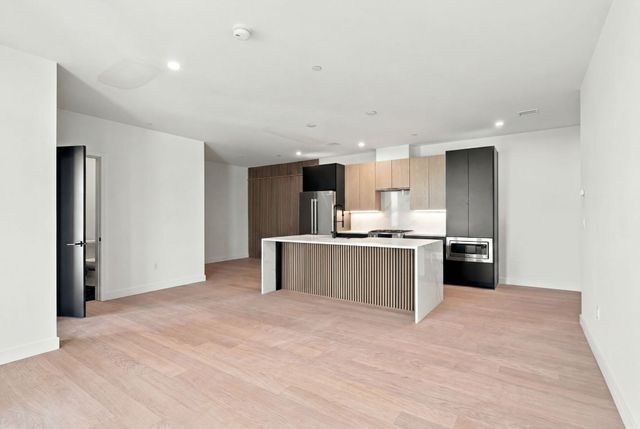 22 High Street PH12, Boston, MA 02122