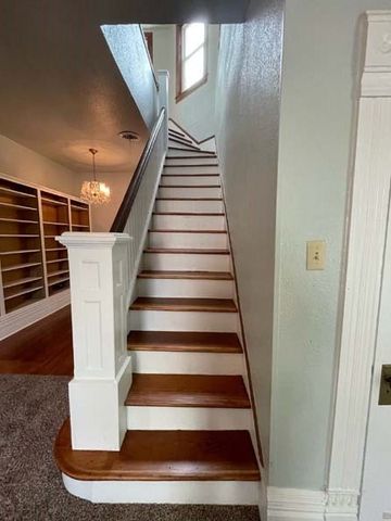 700 N Dallas Street, Ennis, TX 75119