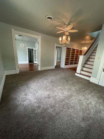 700 N Dallas Street, Ennis, TX 75119