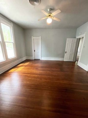 700 N Dallas Street, Ennis, TX 75119