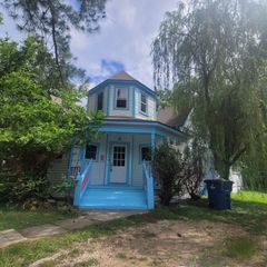 700 N Dallas Street, Ennis, TX 75119