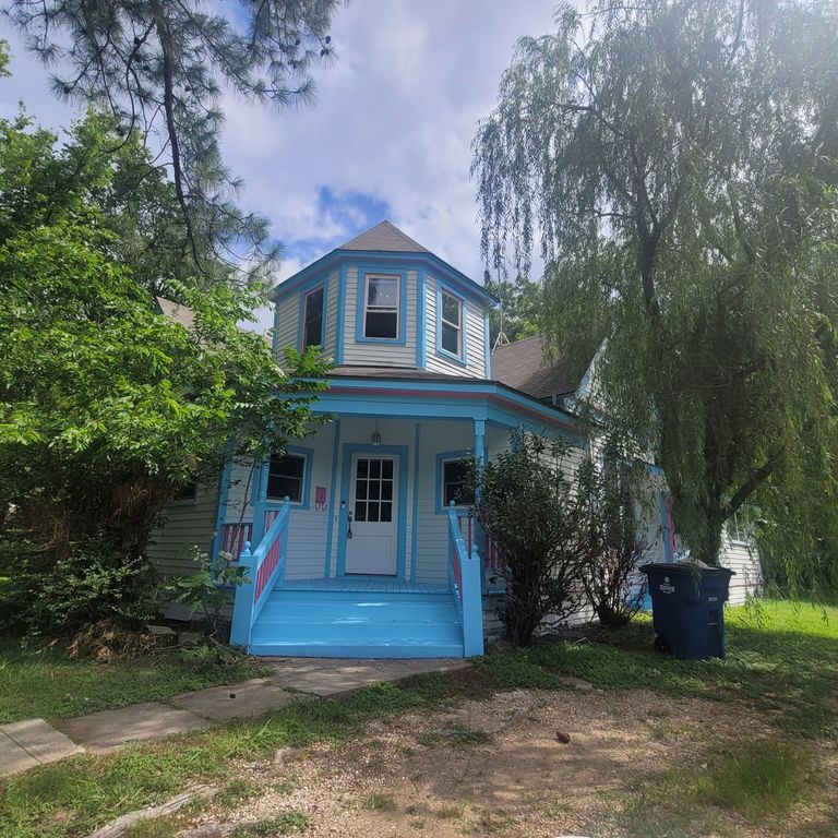 700 N Dallas Street, Ennis, TX 75119