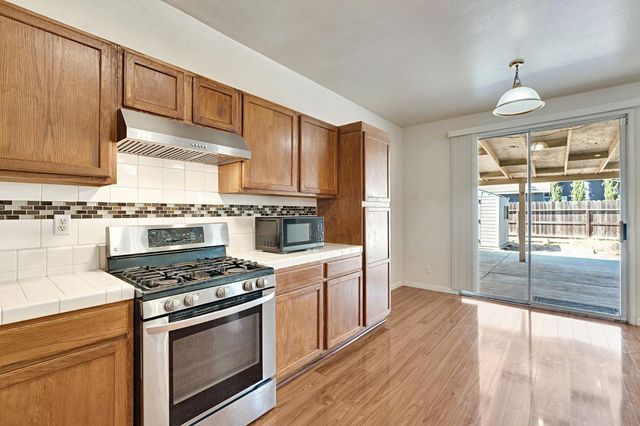 2426 S Larkin Avenue, Fresno, CA 93727