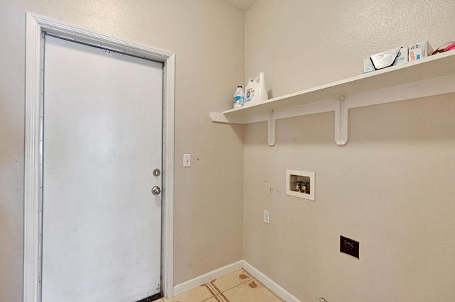 2426 S Larkin Avenue, Fresno, CA 93727